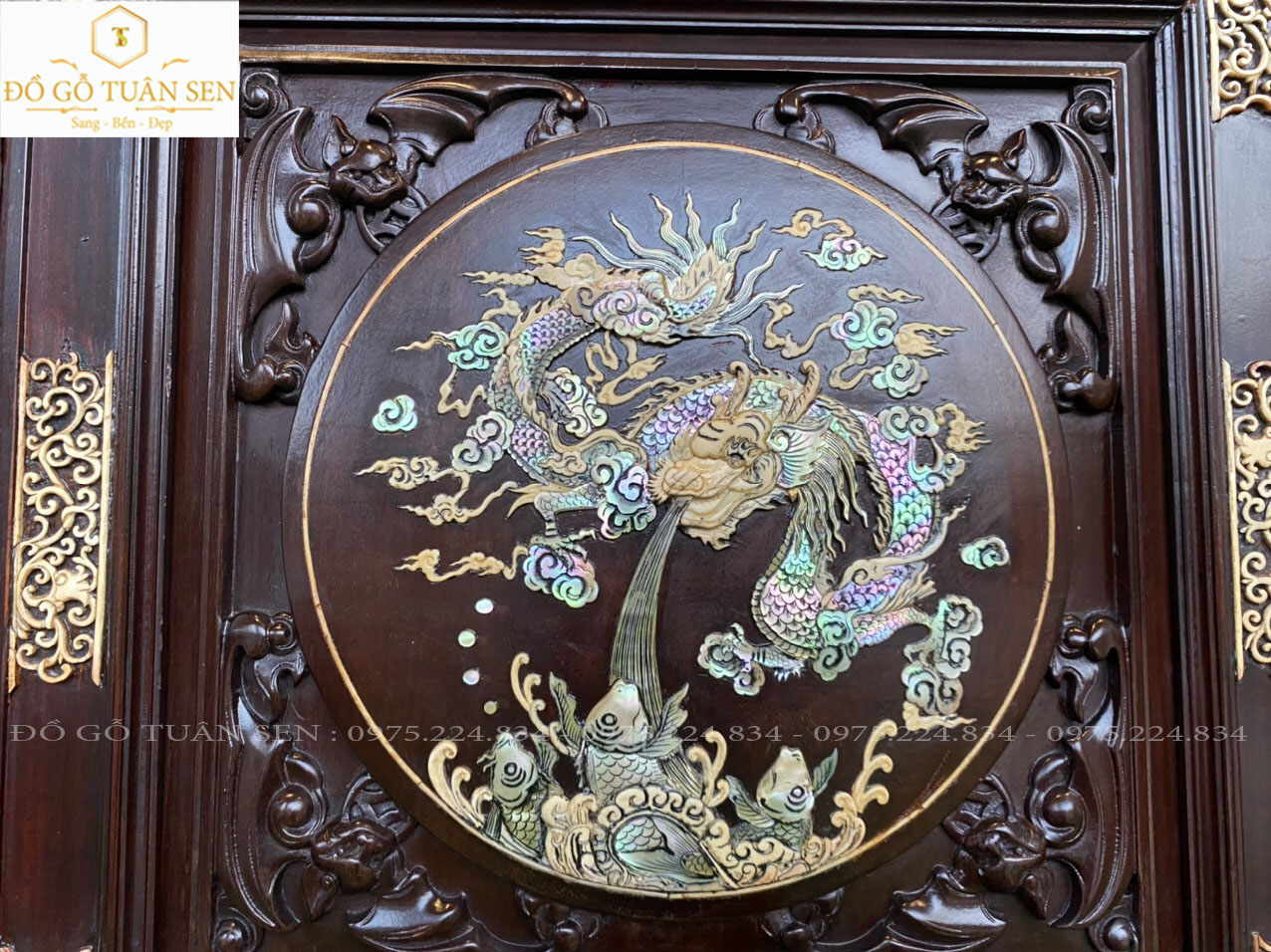 tủ thờ huế được khảm toàn bộ ốc đẹp và ngà voi quý hiếm 